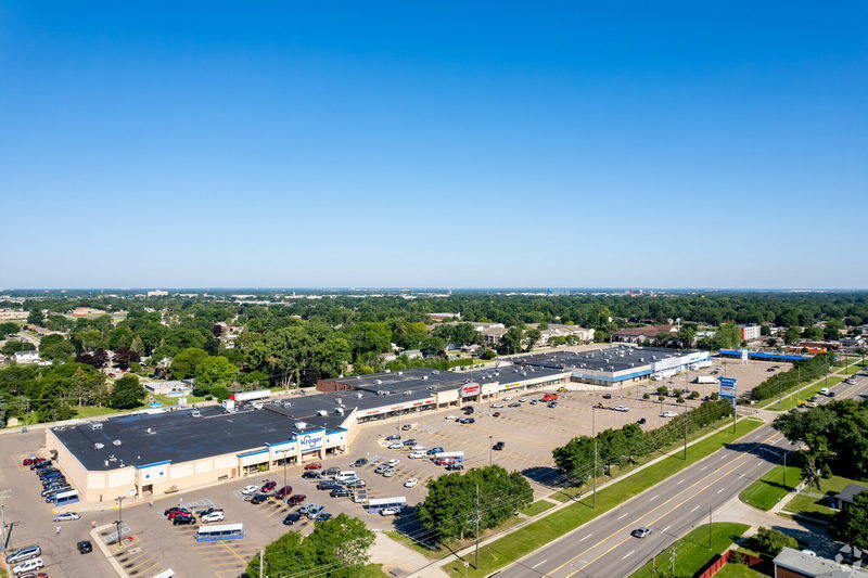 Carousel Twin Theatres - Real Estate Photos Of Plaza